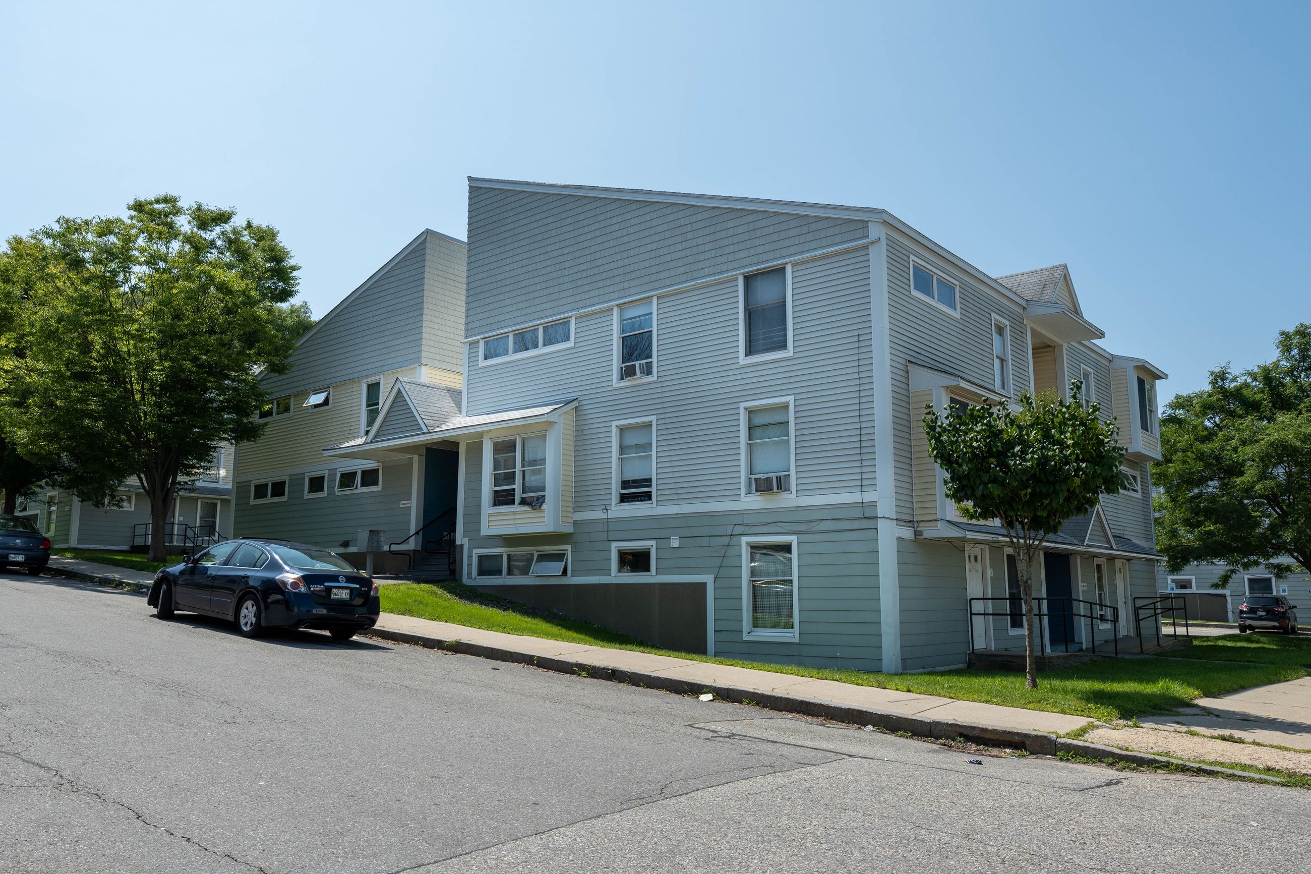 Image of a four-unit apartment building in Bayside East